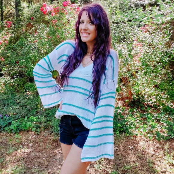 Bell sleeve stripe lightweight sweater - Picture 4 of 7